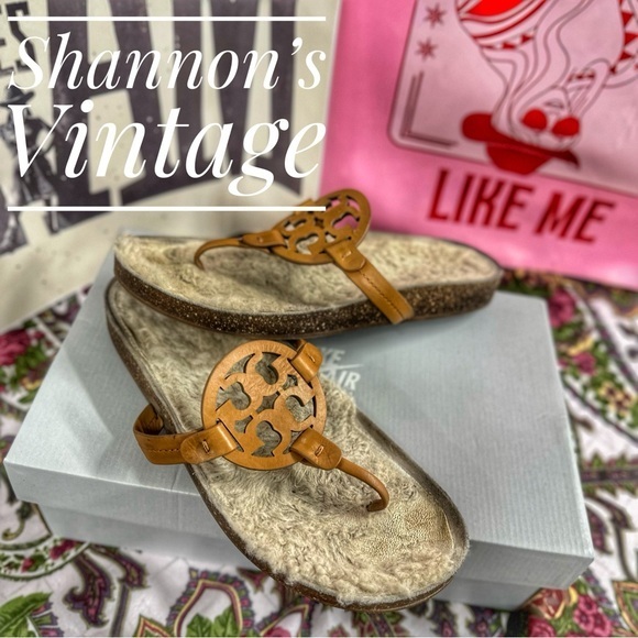 Tory Burch sz 10 lined flip flop sandals - Picture 1 of 6